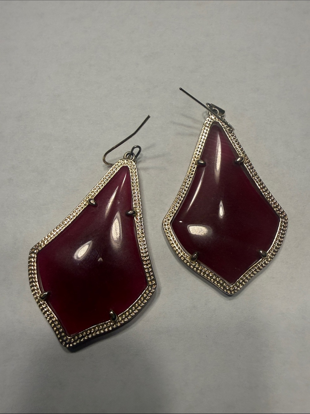Kendra Scott Deep Maroon/Wine Drop Earrings with Textured Gold Frame